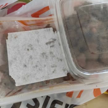 Migros SKT Bilerek Yırtılmış