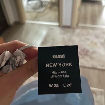 Mavi Jean Arka Cebinde Açılma Oldu