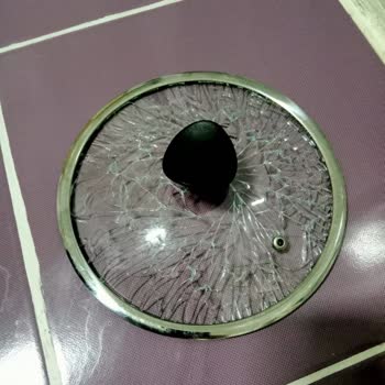 Taç Tencere Seti Kapak Çatlaması