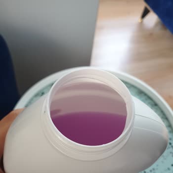 Tursil Çamaşır Yumuşatıcı Şişesinde 4-5 Parmak Kadar Fire Mevcut