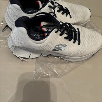 Skechers Makinede Yıkanan Spor Ayakkabının Deforme Olması Şikayeti