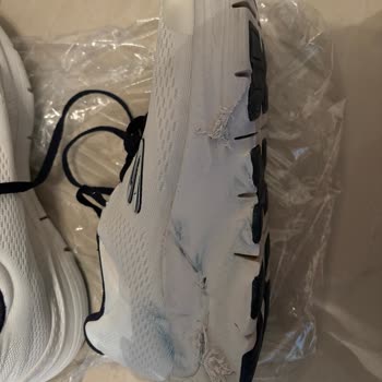 Skechers Makinede Yıkanan Spor Ayakkabının Deforme Olması Şikayeti