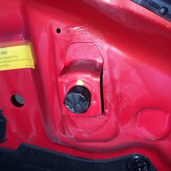 Nissan Kaputta Boya İzleri