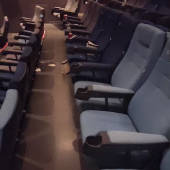 Paribu Cineverse Sinema Salonu Hijyen Sorunları Ve Konfor Eksikliği