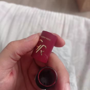 Gratis Ruj Kutusun İçinde Ruj Yok