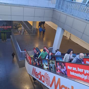 Marmara Forum'un Bitmek Bilmeyen Yürüyen Merdiven Arızaları