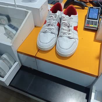 FLO Bursa Korupark Mağazası Şikayeti