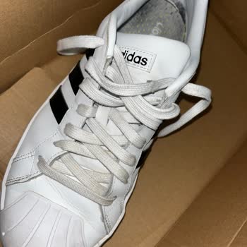Adidas Marka Değerine Yakışır Şekilde Davranmadı