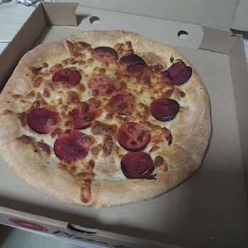 Pizza Hut Eksik Malzemeli Yanık Pizza