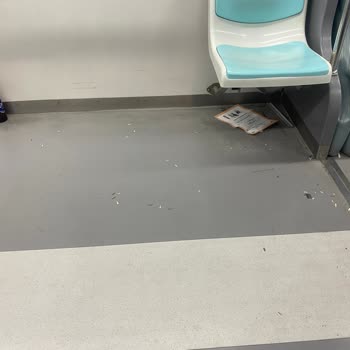 İzmir Büyükşehir Belediyesi Tramvayların Pis Olması