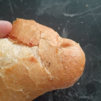 Migros'tan Alınan Ekmekten Yabancı Madde Çıkması
