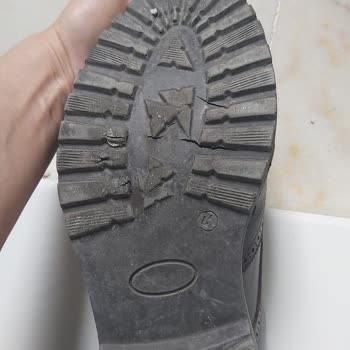 Derimod Ayakkabının Tabanı Yarıldı