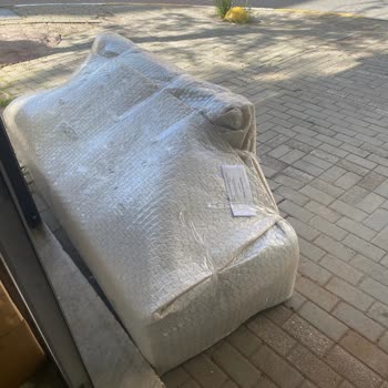 Eymense Ürünleri Kapı Önüne Atıp Gittiler