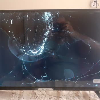 Trendyol'da Ki Yörükali Adlı Firma Kırık Televizyon Gönderiyor.