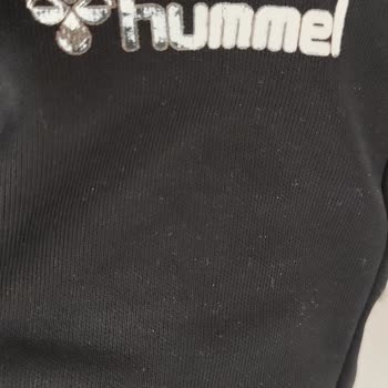 Hummel Ürünlerinin Arkasında Durmuyor