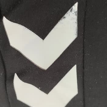 Hummel Ürünlerinin Arkasında Durmuyor