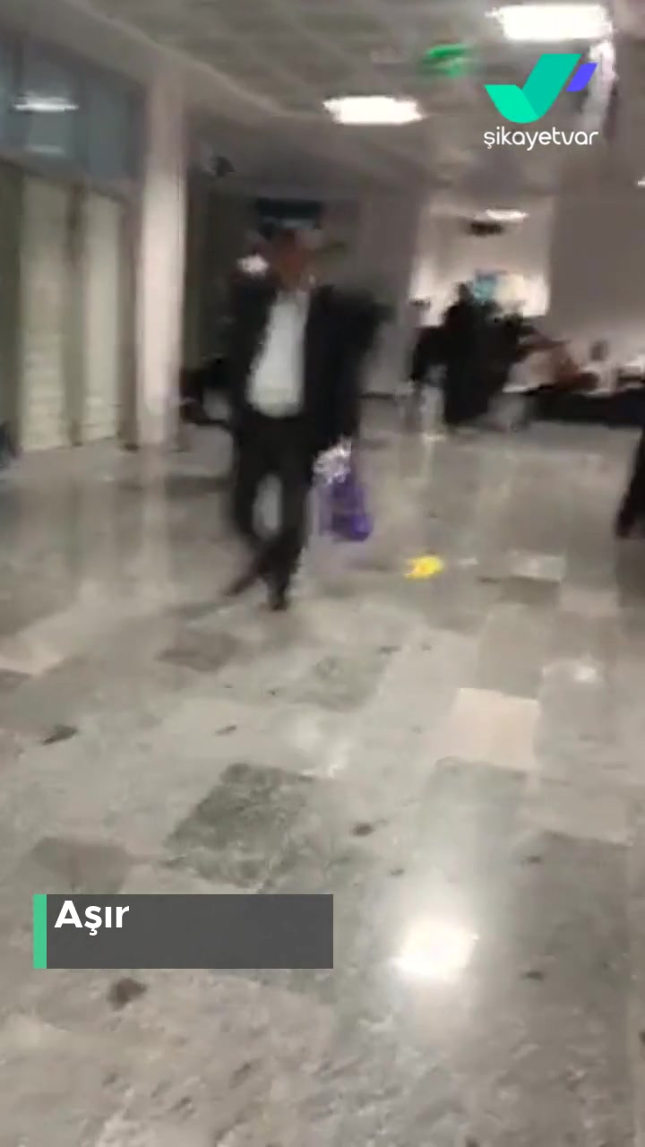 Aksaray Üniversitesi Eğitim Ve Araştırma Hastanesi Ultrason Sırasındaki Uzun Kuyruk videonun kapak resmi