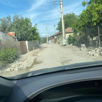 Menemen Belediyesi Emiralem Yollarının Düzeltilmemesi