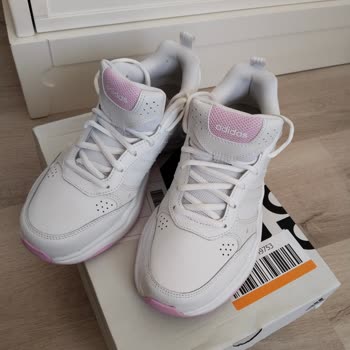 Adidas Ve Ayak Acısı