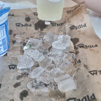 Burger King Çocukların İçeceğini Buzla Doldurdu