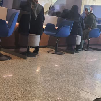 Yapı Kredi Bankası Elvankent Şubesinde Bekleme Çilesi