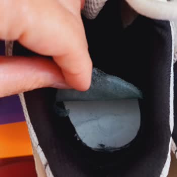 Stradivarius Ayakkabı Topuk İçine Çöktü.