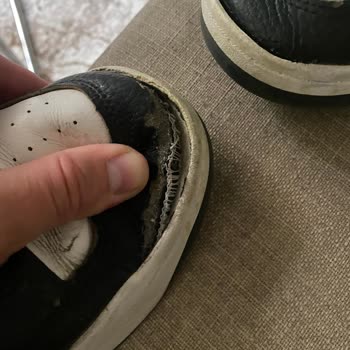 Puma Nın Kalitesiz Ayakkabısının Çok Kısa Sürede Açılması.