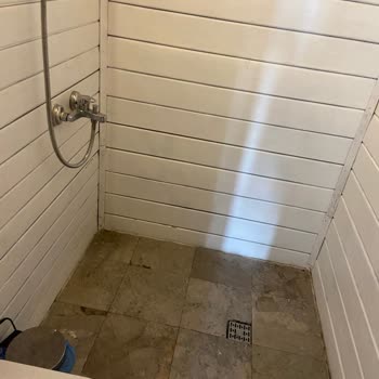 Sahil Kamp Böcekli Ve Kokan Odalar!