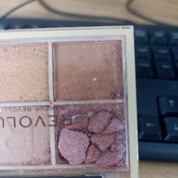 Watsons İlgisizlik Konusunda Aşırı Üst Seviyede