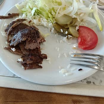 Gurme Restaurant İşletmesinin Suratı Bile Asık