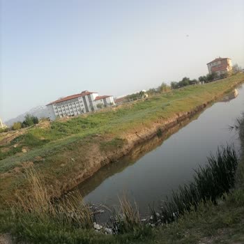 Aksaray Belediyesi Çocukların Okul Gitti Yolda Köprü Bulunmaktadır