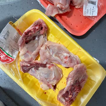 Grosper Market Göğüs Kemiği Sorunu