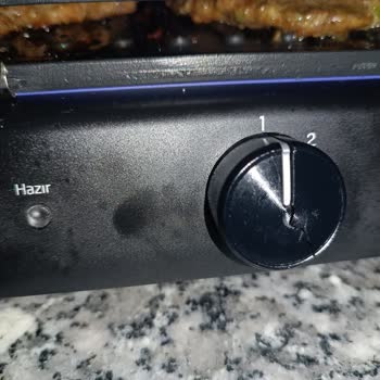Beko/Arçelik 5046CW Tost Makinesi