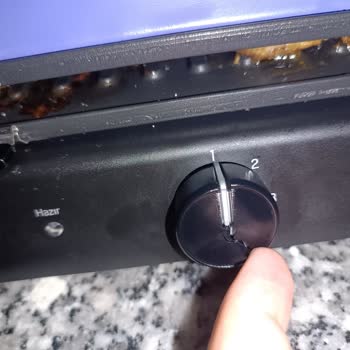 Beko/Arçelik 5046CW Tost Makinesi