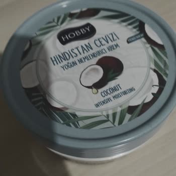 Hobby Hindistan'ın Cevizi Yoğun Nemlendirici Krem'in Kimyasal Kokusu