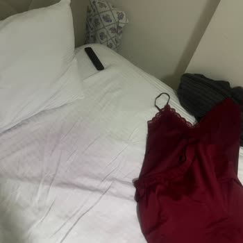 Suwen'den Alınan Pijamanın Her Yeri Boyaması
