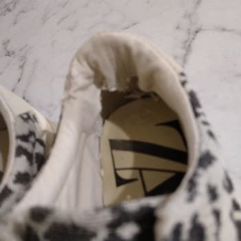 Zara Leopar Spor Ayakkabı Yırtıldı