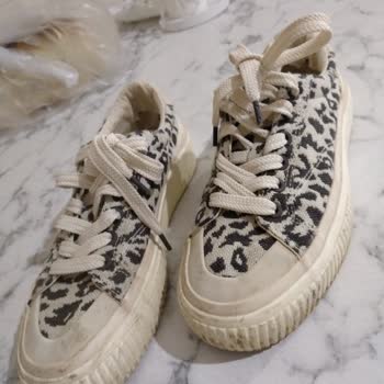 Zara Leopar Spor Ayakkabı Yırtıldı