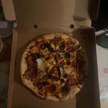"Pizza Hut'tan Gelen Küçük Sürpriz: Boyut Problemi! "