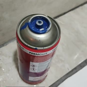 Akçalı Sprey Boyanın Kafası Kırılıyor İçi Dolu Ama Kullanamıyorum!