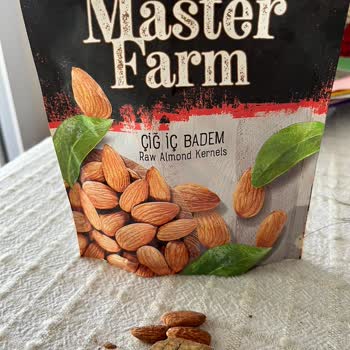 Gold Harvest Kuruyemiş Master Farm Firmasının Badem Paketinden Odun Parçası Çıktı