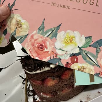 Faruk Güllüoğlu Ispartakule Küflü Yaş Pasta!