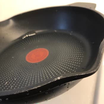 Tefal Titanyum Tavalar Soyuluyor