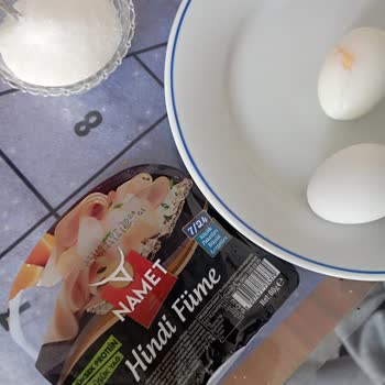 Namet Füme De Mide Bulandıran Görüntü