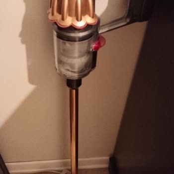 Dyson V12 Süpürge Bakım Ve Temizliği Çok Zahmetli.