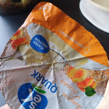 Sek Quark (Kayısı Kinoa)