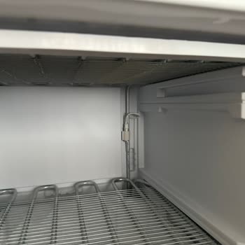 Arçelik 2043mb Derin Dondurucu Parça Raf Kapak Eksikliği