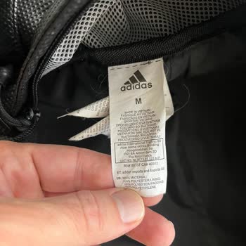 Orijinal Adidas Çantasının Derisi Pul Pul Dökülmeye Başladı!