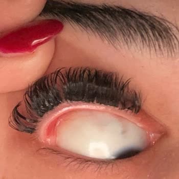 Büşra Doğan Kuaför & Güzellik İpek Kirpik İşlem Yanlışlığı