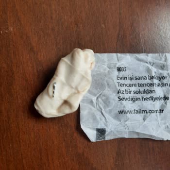 Falım Sakızından Metal Çıkması